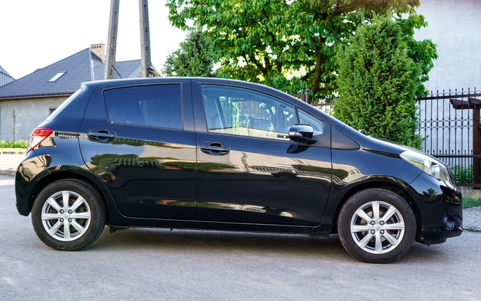 Toyota Yaris cena 32900 przebieg: 180598, rok produkcji 2012 z Radom małe 704